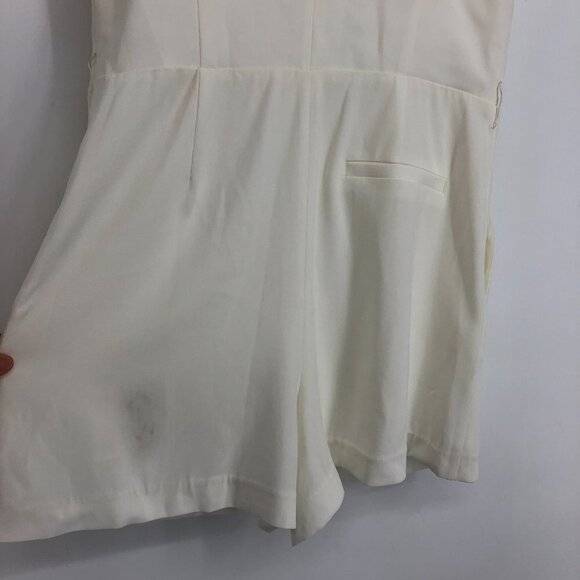 Aritzia Little Moon White Petunia short romper size 10 - Picture 9 of 16